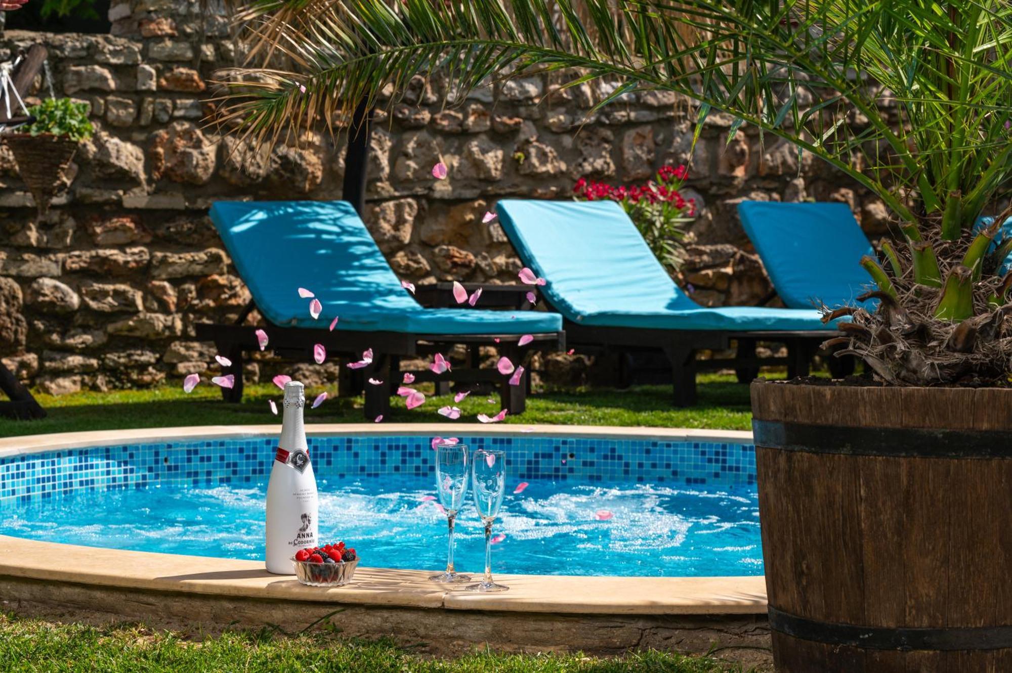 Villa Komitata-Pool And Jacuzzi Balcic Exterior foto